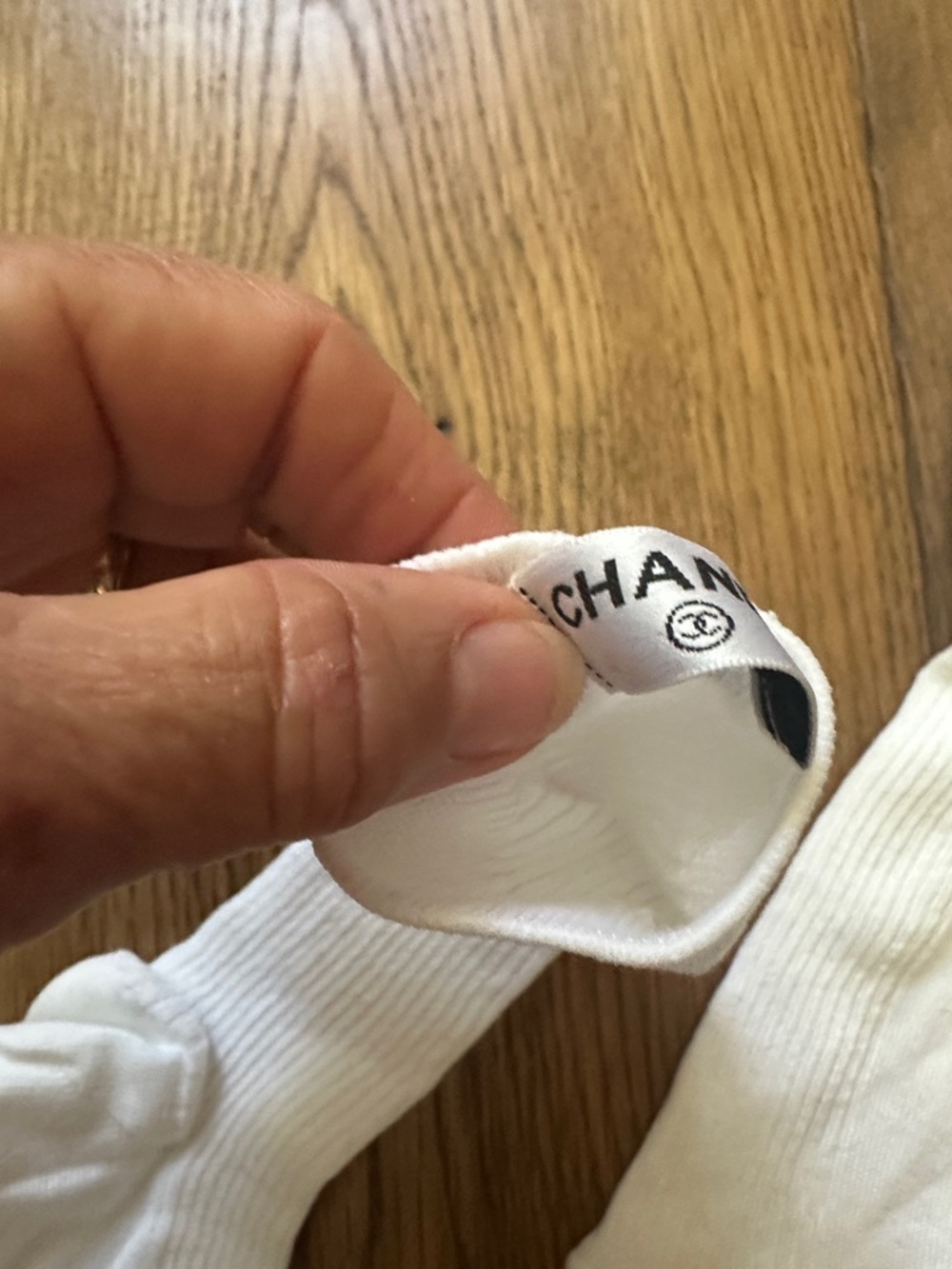 CHANEL Cream Ribbed Mid-Calf Socks with CC Embroidery - Picture 3 of 5